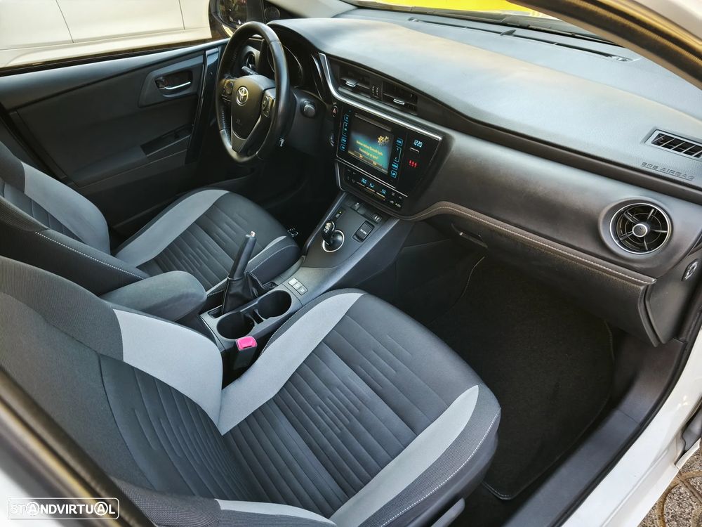 Toyota Auris 1.8 HSD Comfort+J17 - 24