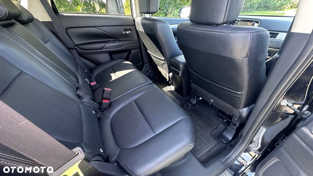 Mitsubishi Outlander - 25