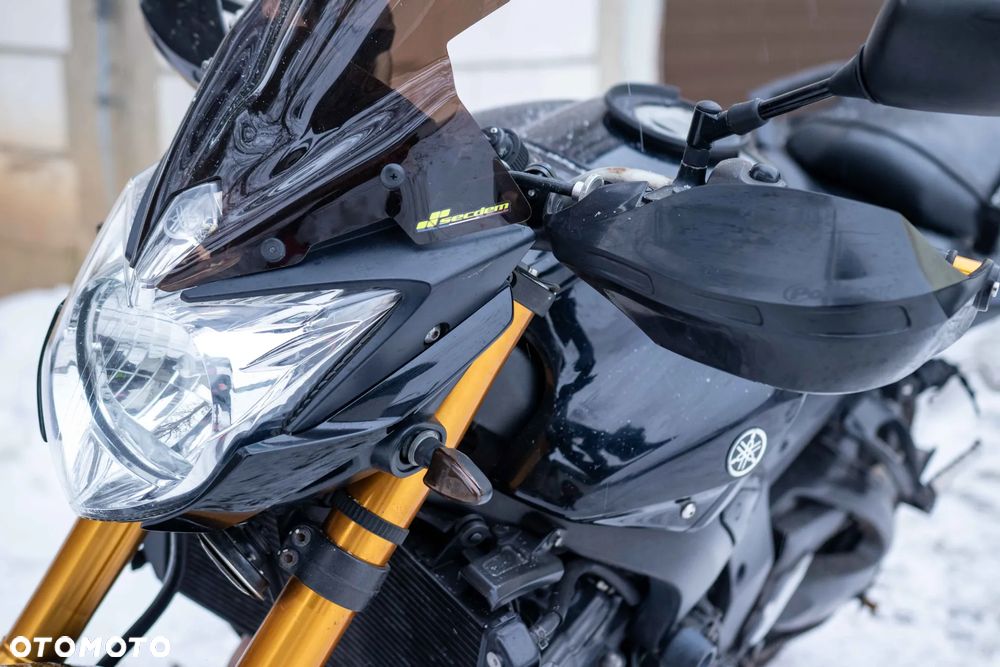 Yamaha FZ8 - 12