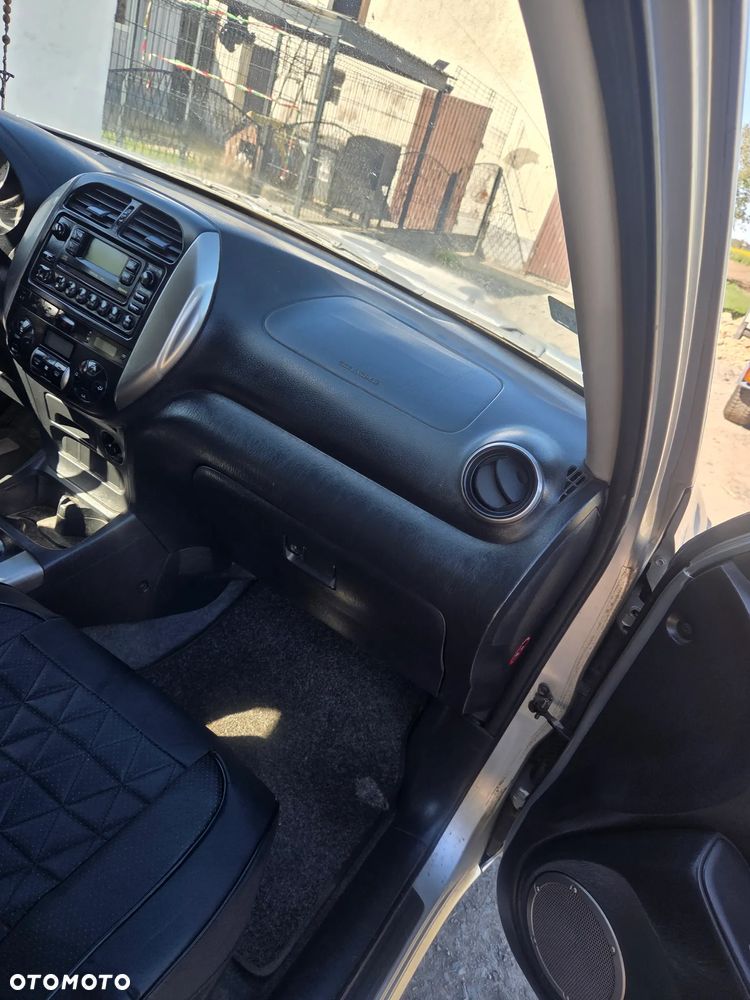 Toyota RAV4 2.0 D-4D 4x4 - 6