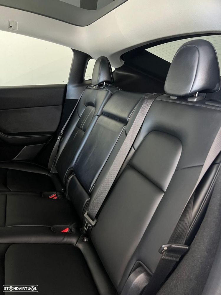 Tesla Model Y Long Range Dual Motor AWD - 10
