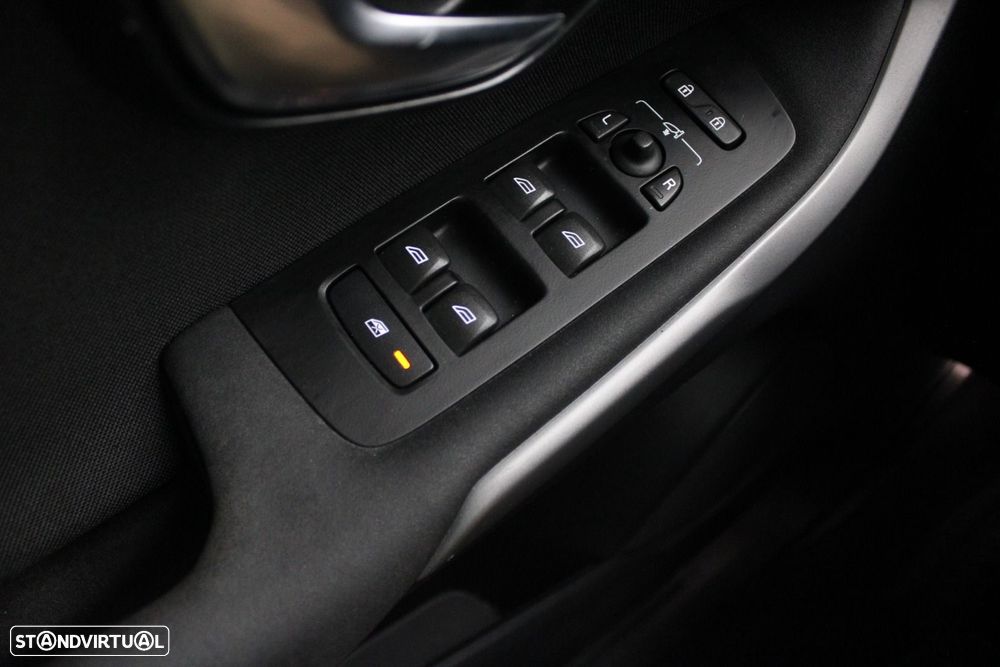 Volvo V40 2.0 D3 Inscription - 20
