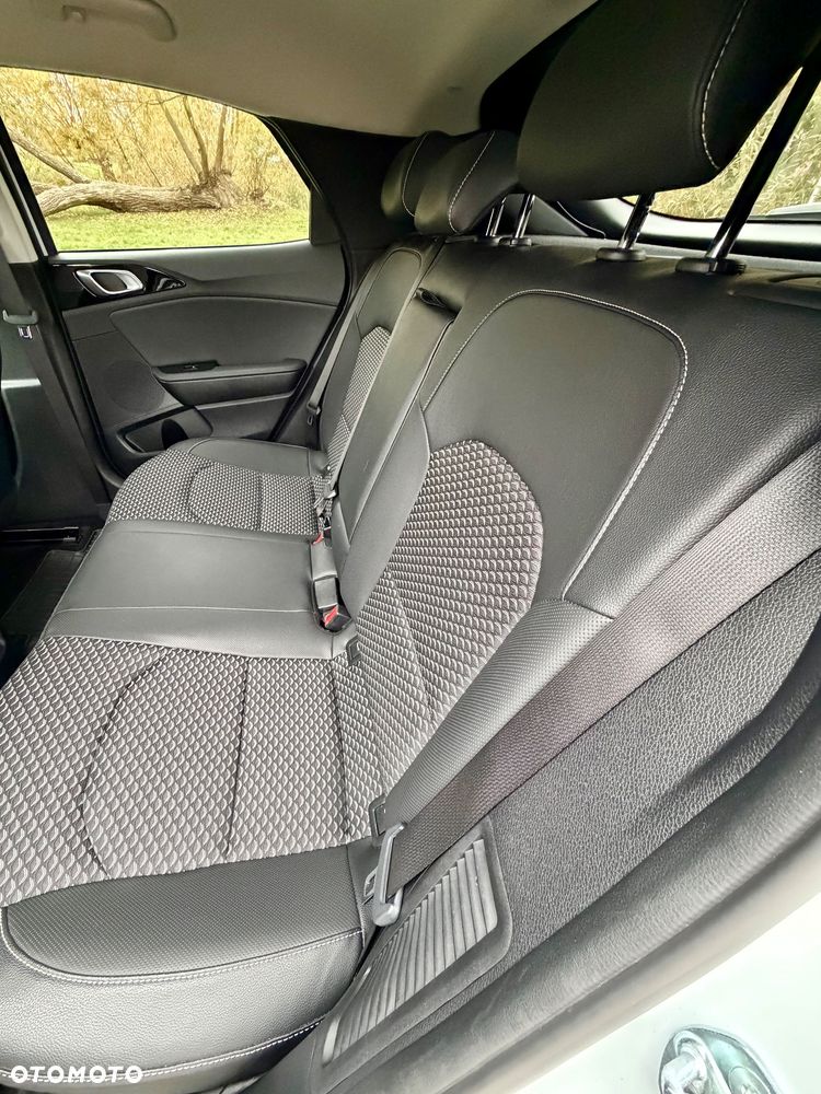 Kia XCeed - 19