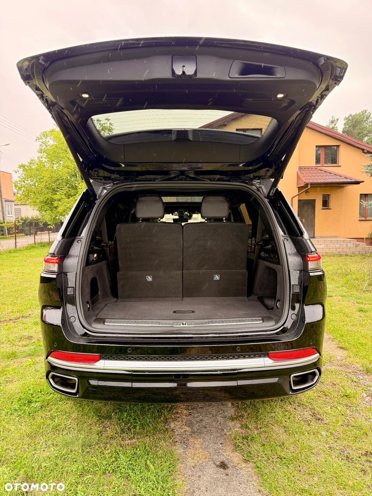 Jeep Grand Cherokee - 25