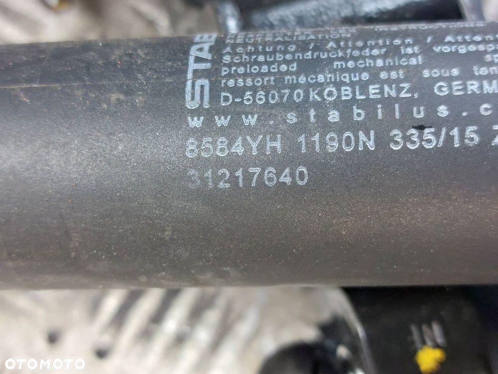 KOMPLETNY TYŁ VOLVO V70 III LIFT 019-26 KLAPA ELEKTRYCZNA ZDERZAK TYŁ LAMPY - 32