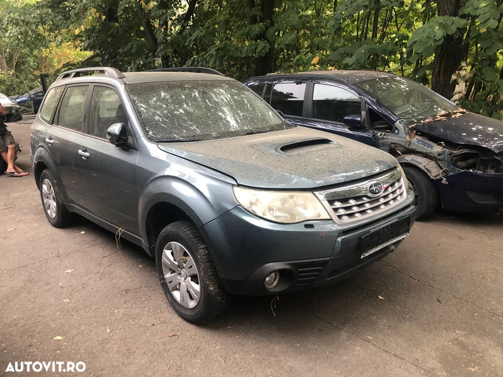 Dezmembrez Subaru Forester 2009 gri verzui 2.0 diesel - 1