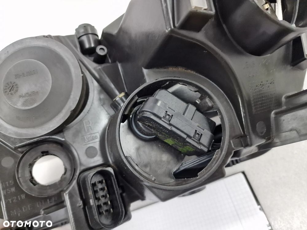 SKODA RAPID 12- PRAWA ZWYKŁA LAMPA PRZEDNIA PRZÓD , NR 5JB941016 , NR AUKCJI LA138 - 17