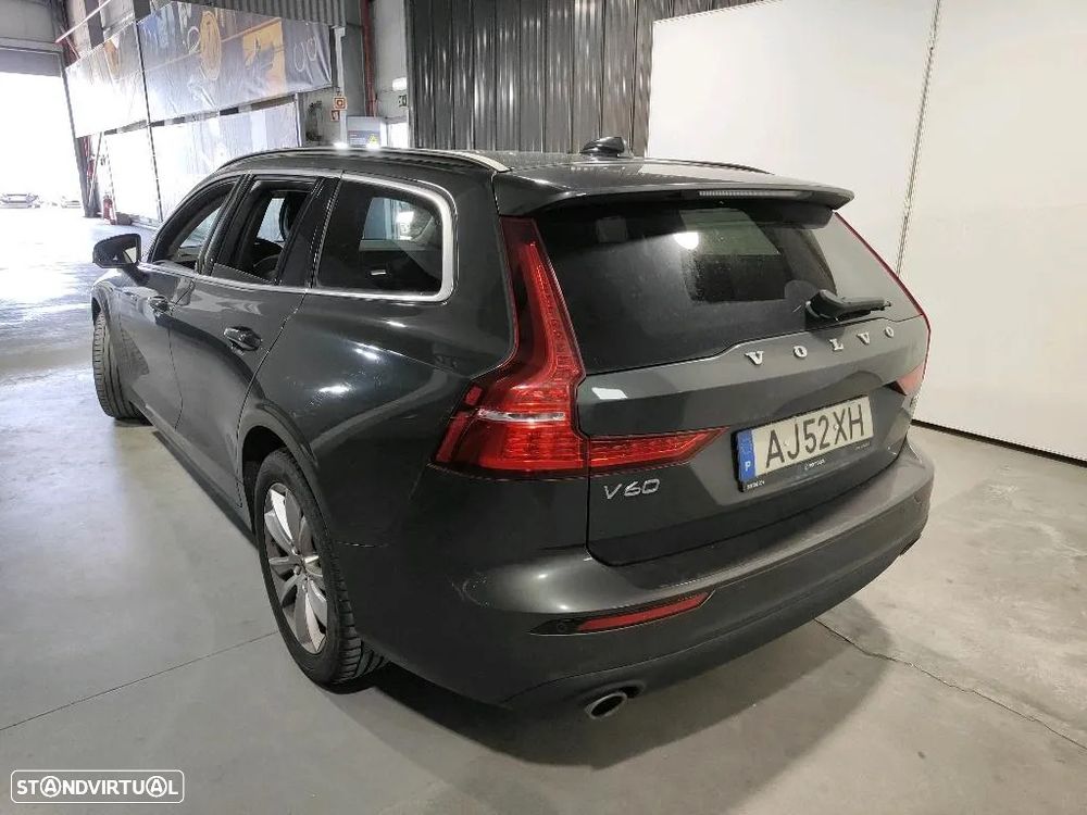 Volvo V60 2.0 B4 Momentum Plus Geartronic - 2