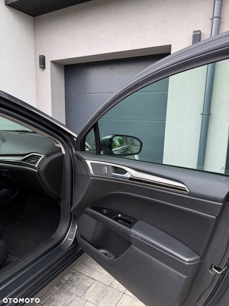 Ford Fusion - 20