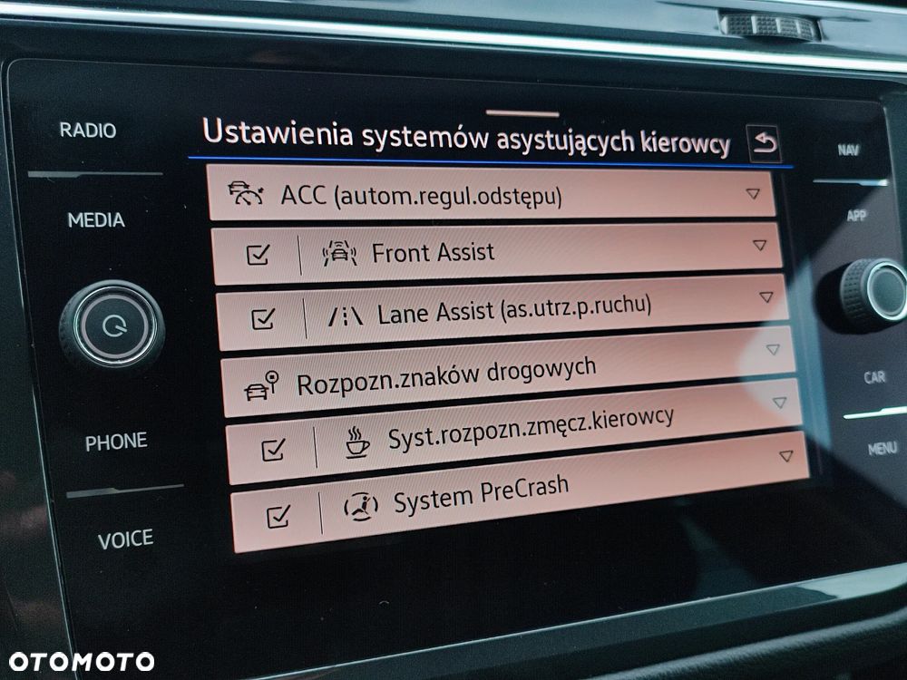 Volkswagen Tiguan - 36