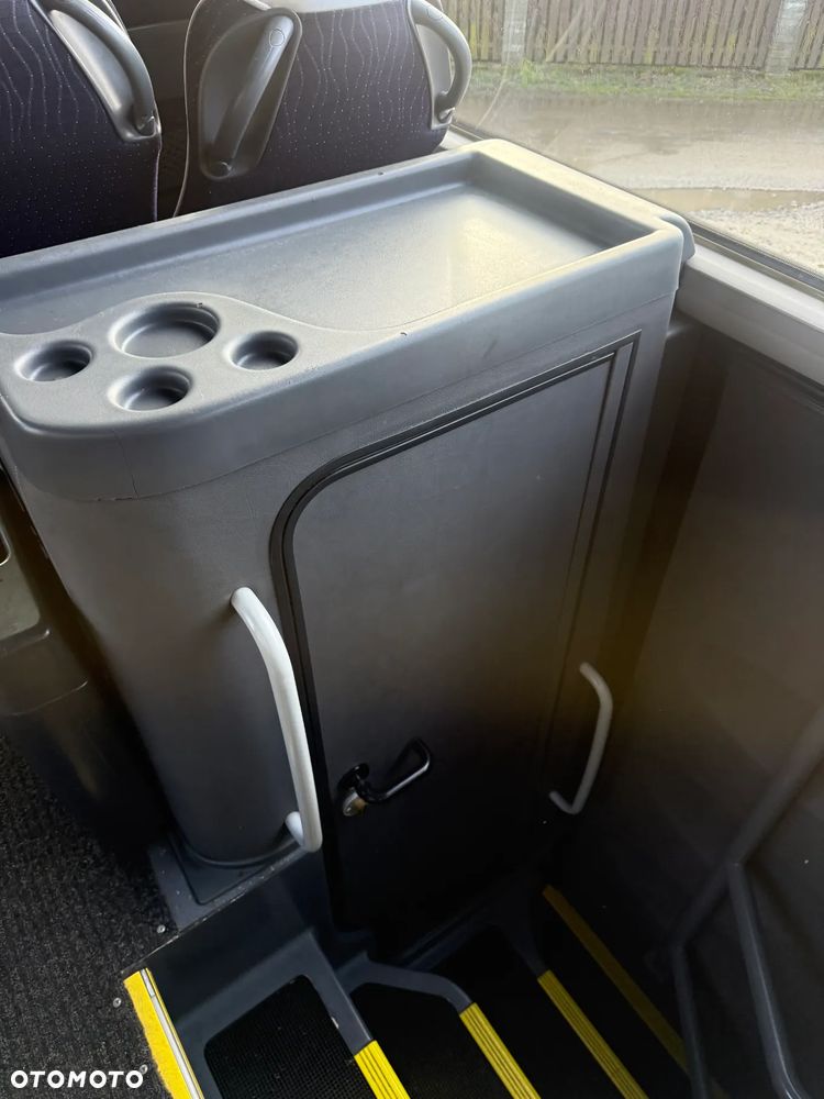 MAN R 08 Lion's Coach - 11