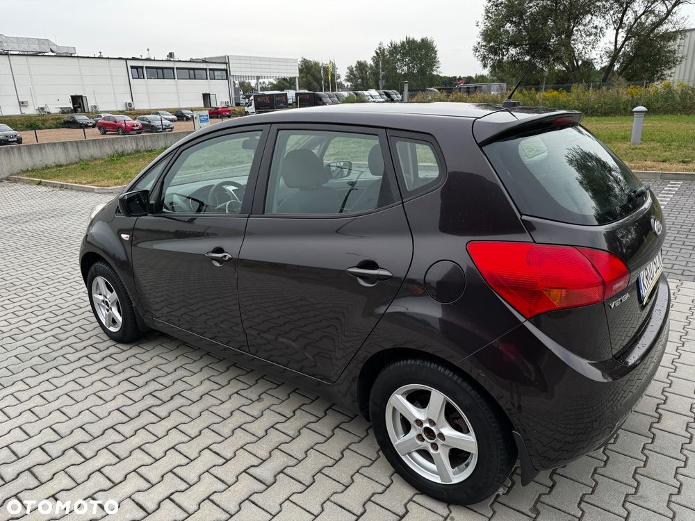 Kia Venga 1.6 M - 11