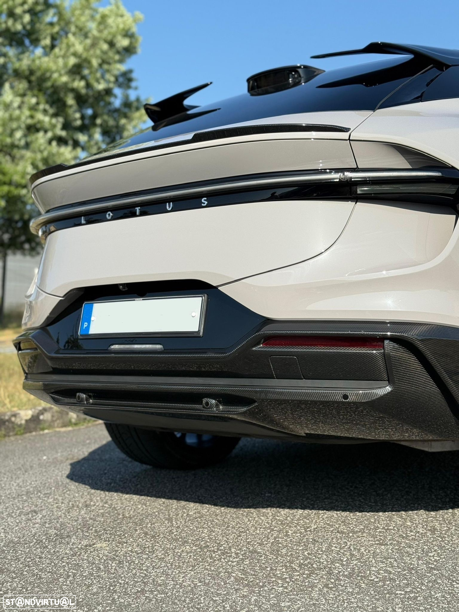 Lotus Eletre 600 Sport SE - 17