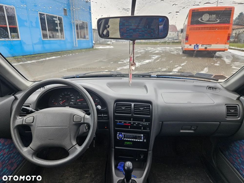 Suzuki Swift 1.0 GLX - 8