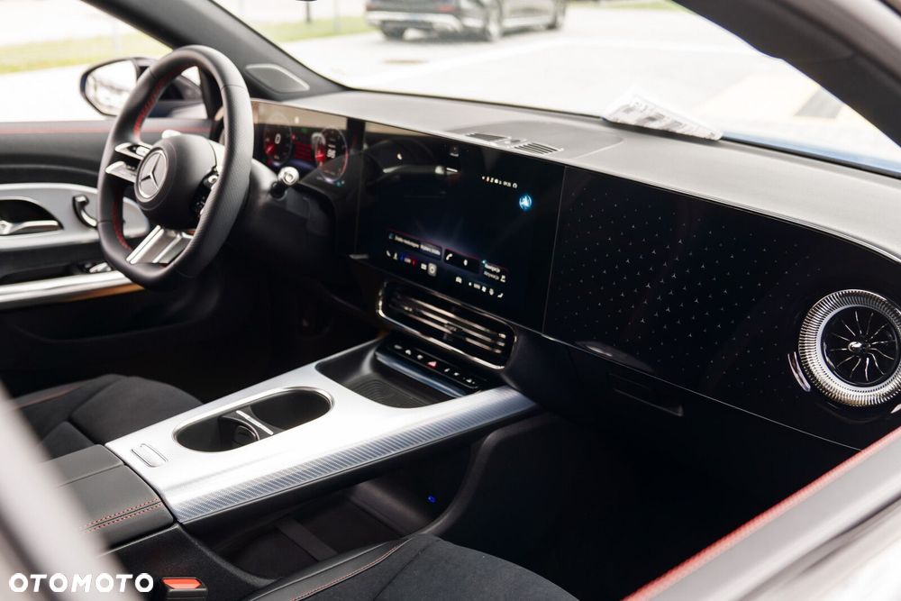 Mercedes-Benz CLA - 12
