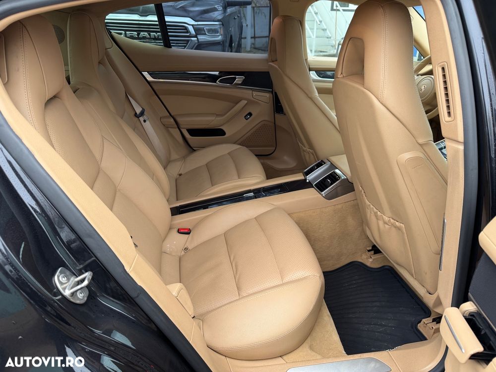 Porsche Panamera - 11