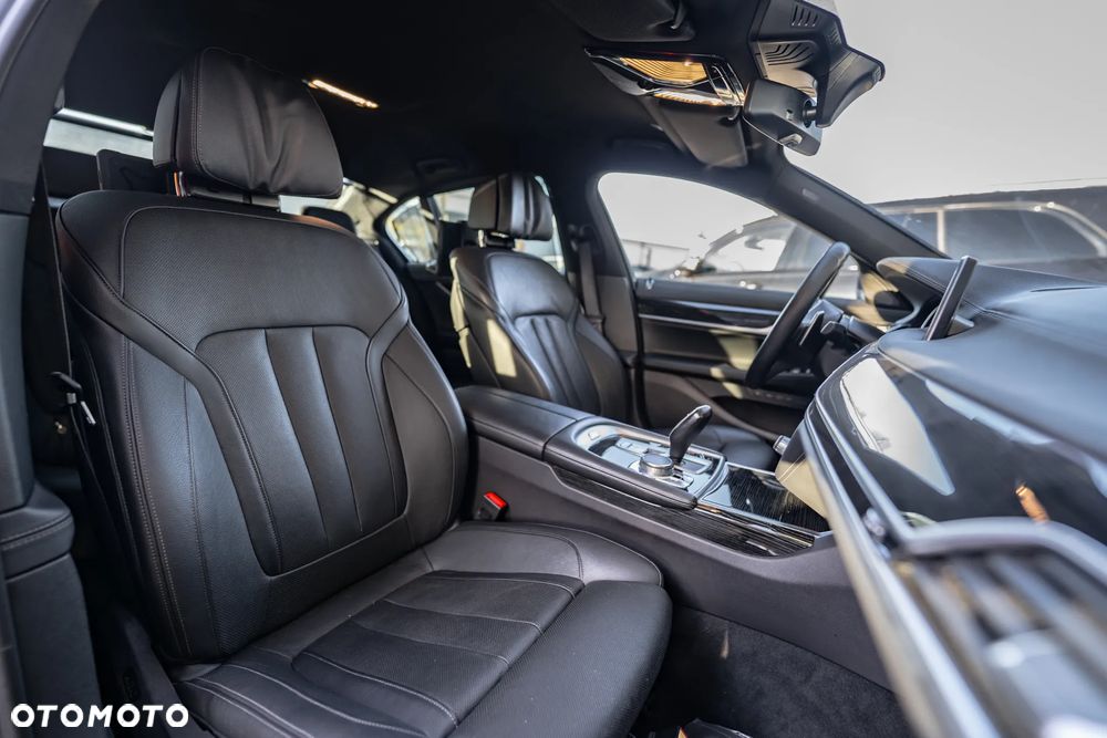 BMW Seria 7 740d xDrive sport - 35