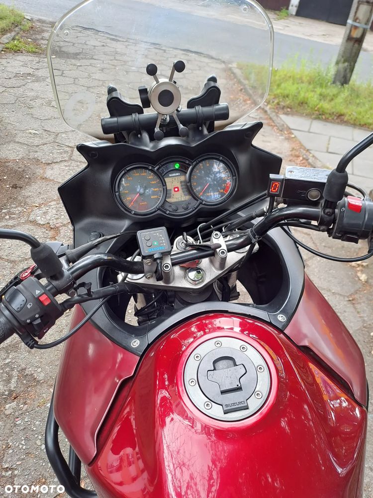Suzuki V-STROM - 10
