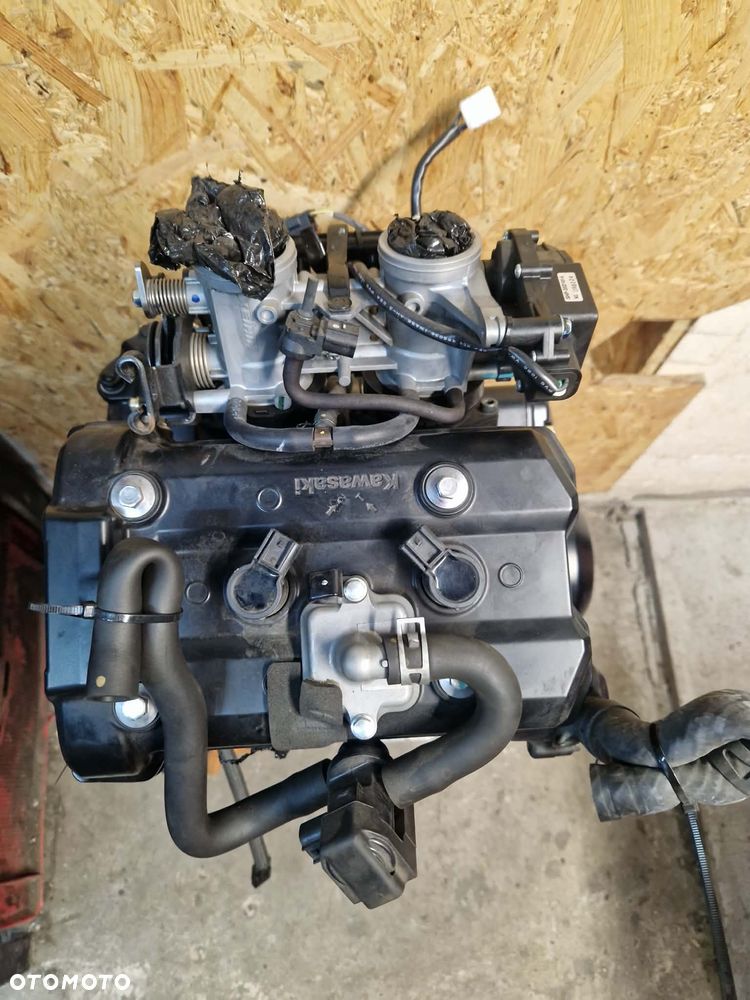 Kawasaki Z650 silnik 8500km - 9
