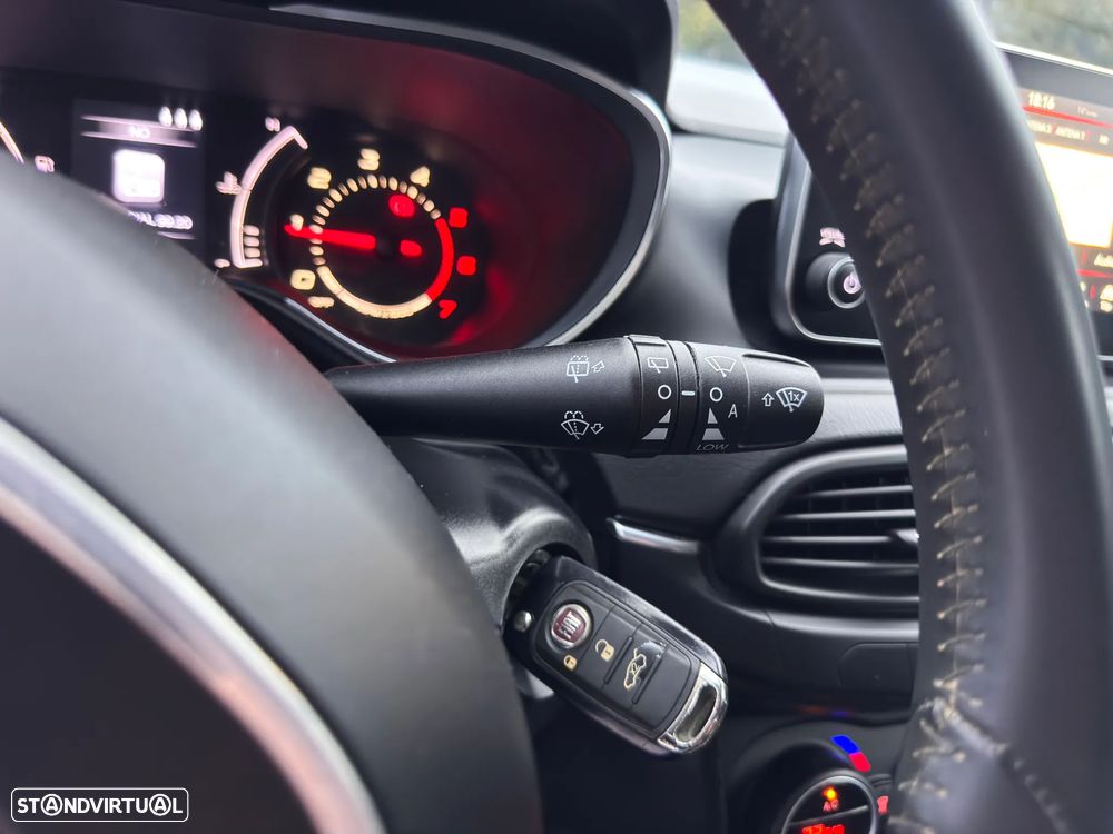 Fiat Tipo Station Wagon 1.6 M-Jet Lounge - 20