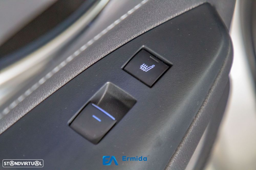 Toyota Corolla Touring Sports - 45