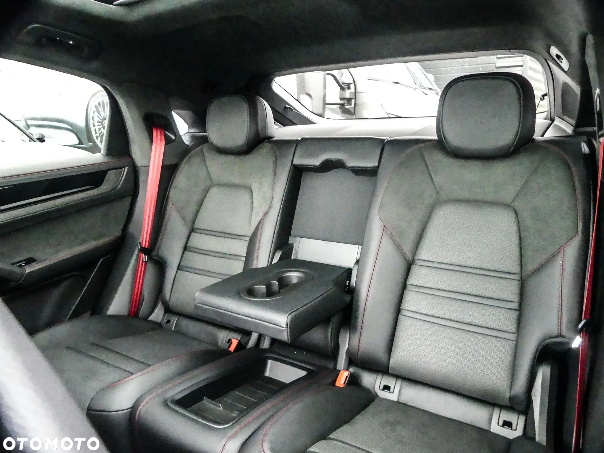 Porsche Cayenne Coupe GTS - 12