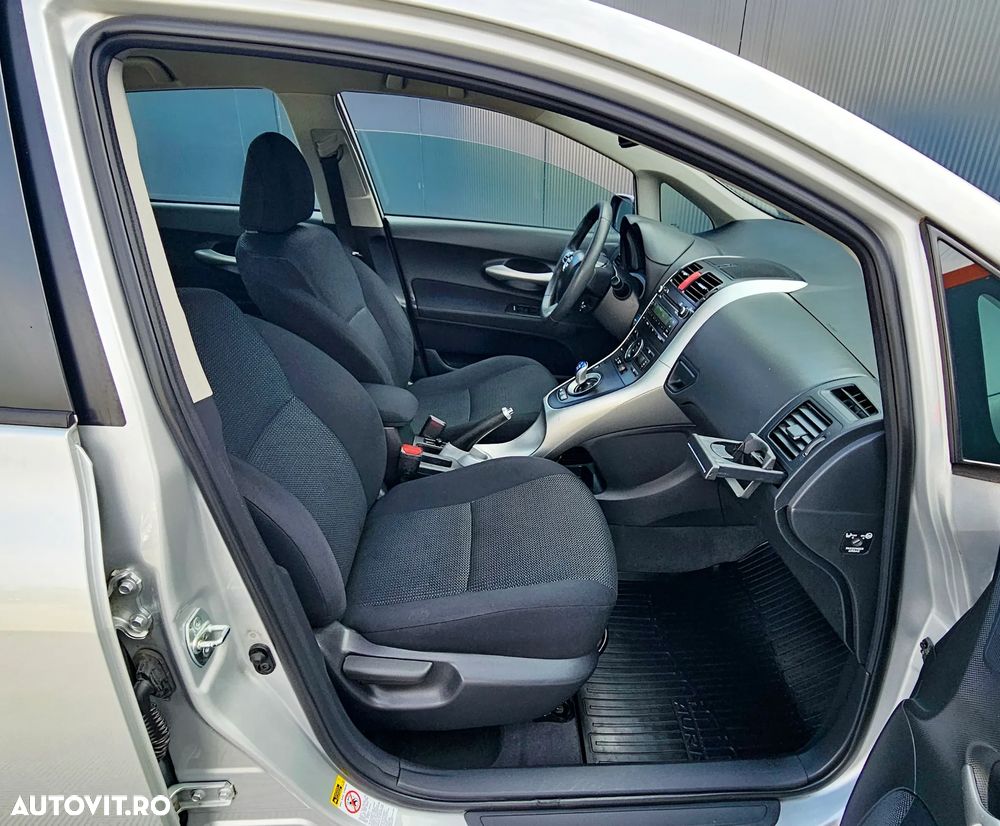 Toyota Auris - 16