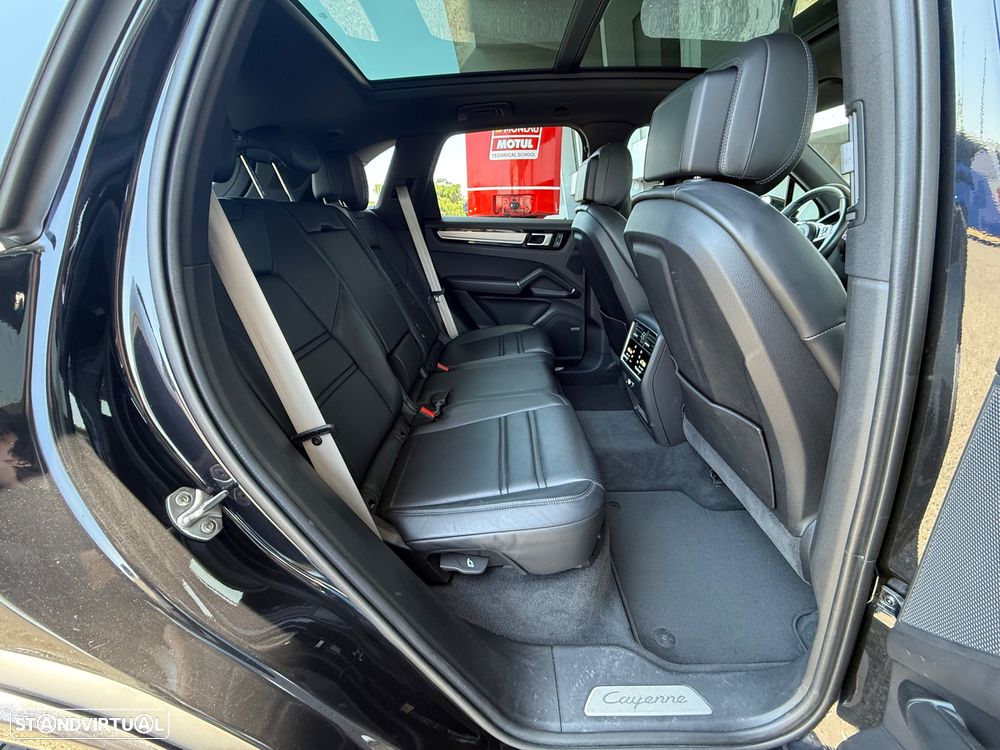 Porsche Cayenne - 16