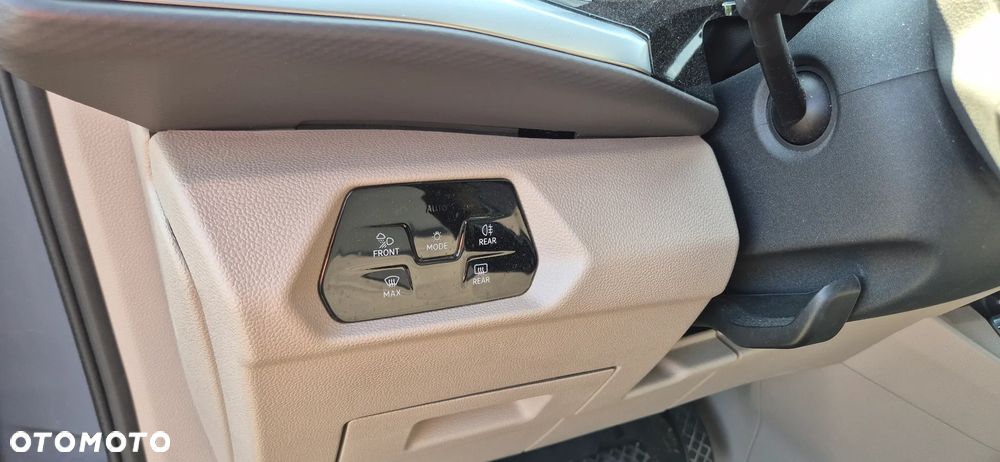Volkswagen Multivan 1.4 TSI eHybrid PHEV 160kW L1 Life DSG - 33