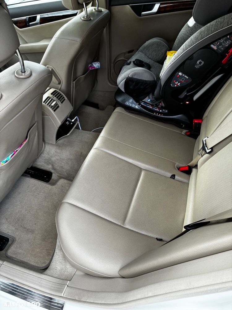 Mercedes-Benz C 250 CGI BlueEFFICIENCY - 10