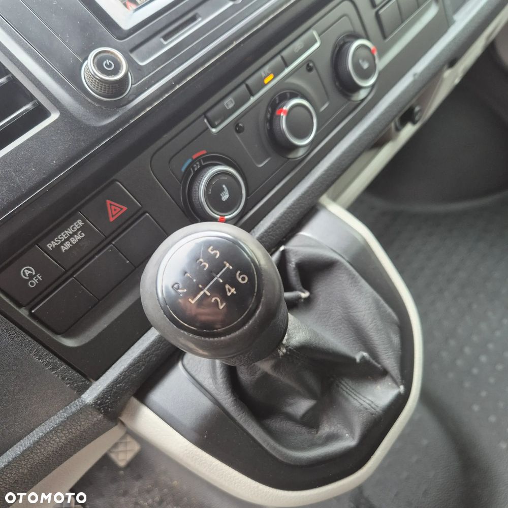 Volkswagen Transporter - 14