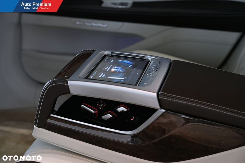 BMW Seria 7 M760Li xDrive - 18