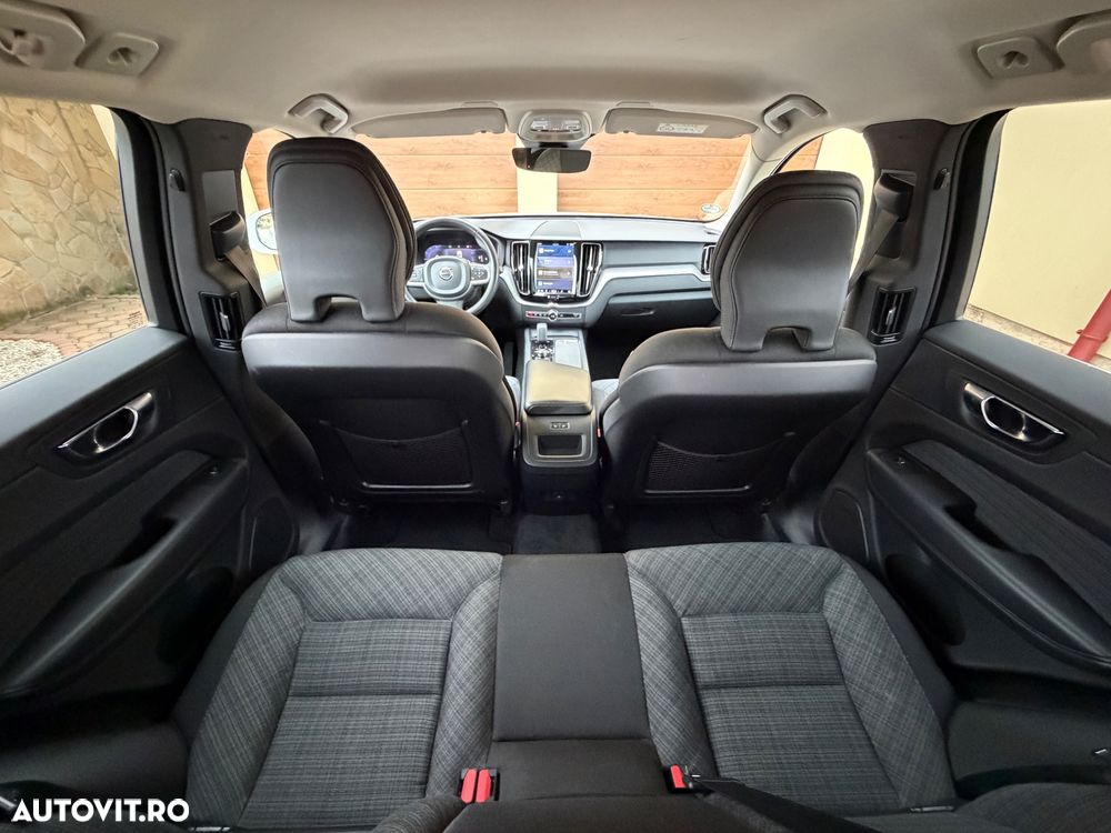 VOLVO XC60 2023 — imagine 11