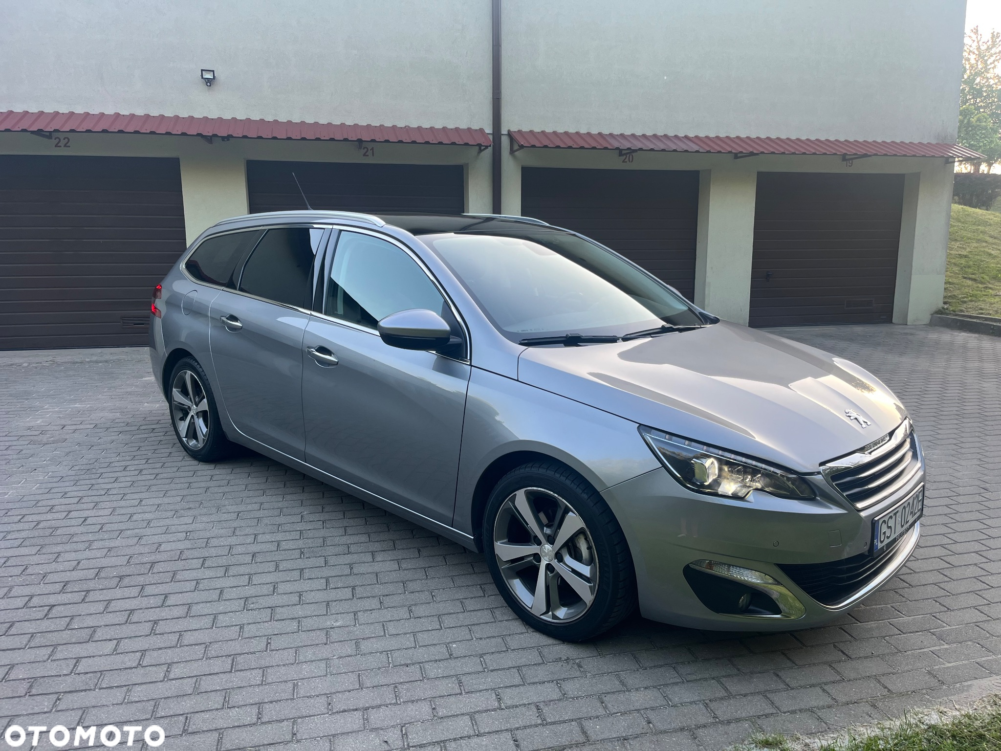 Peugeot 308 SW 1.2 PureTech Allure S&S - 4