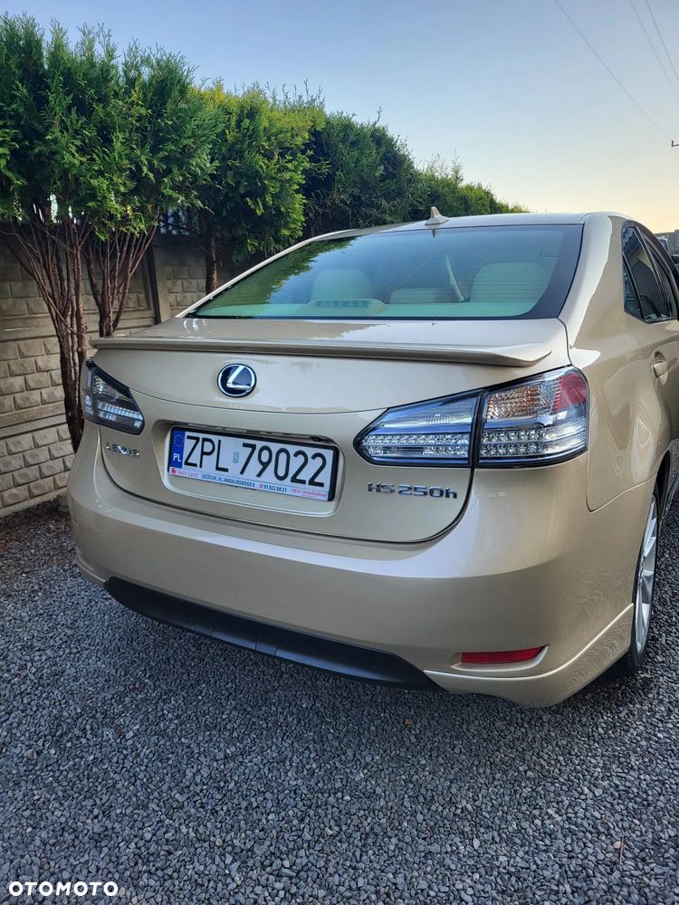 Lexus HS 250h - 4