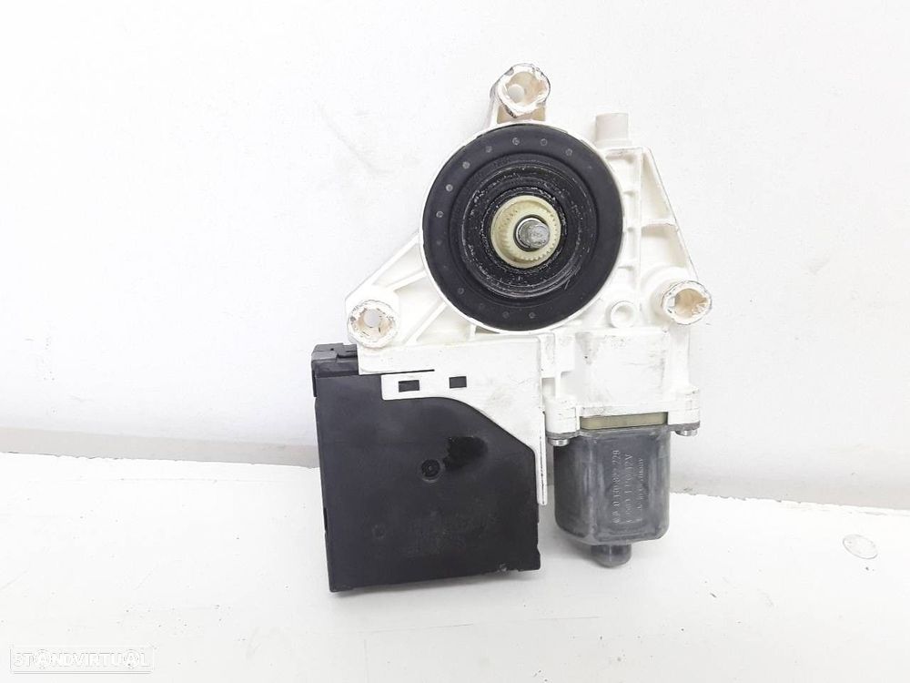 MOTOR ELEVADOR DE VIDRO FRONTAL DIREITO VOLKSWAGEN GOLF V 2007 -1K4837402T - 1