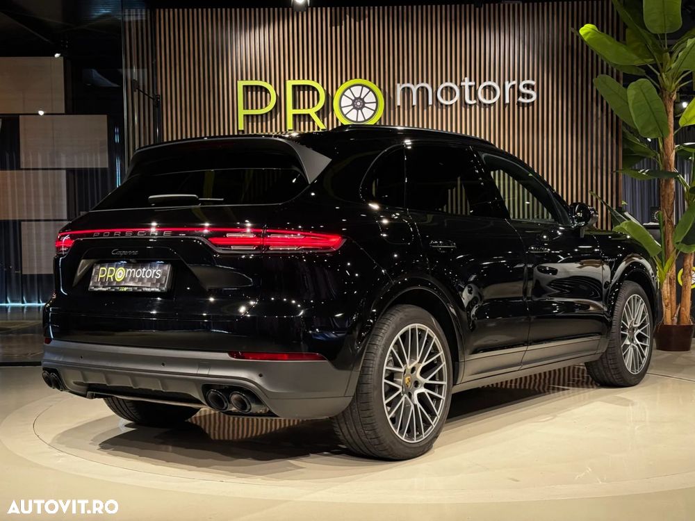 Porsche Cayenne - 4