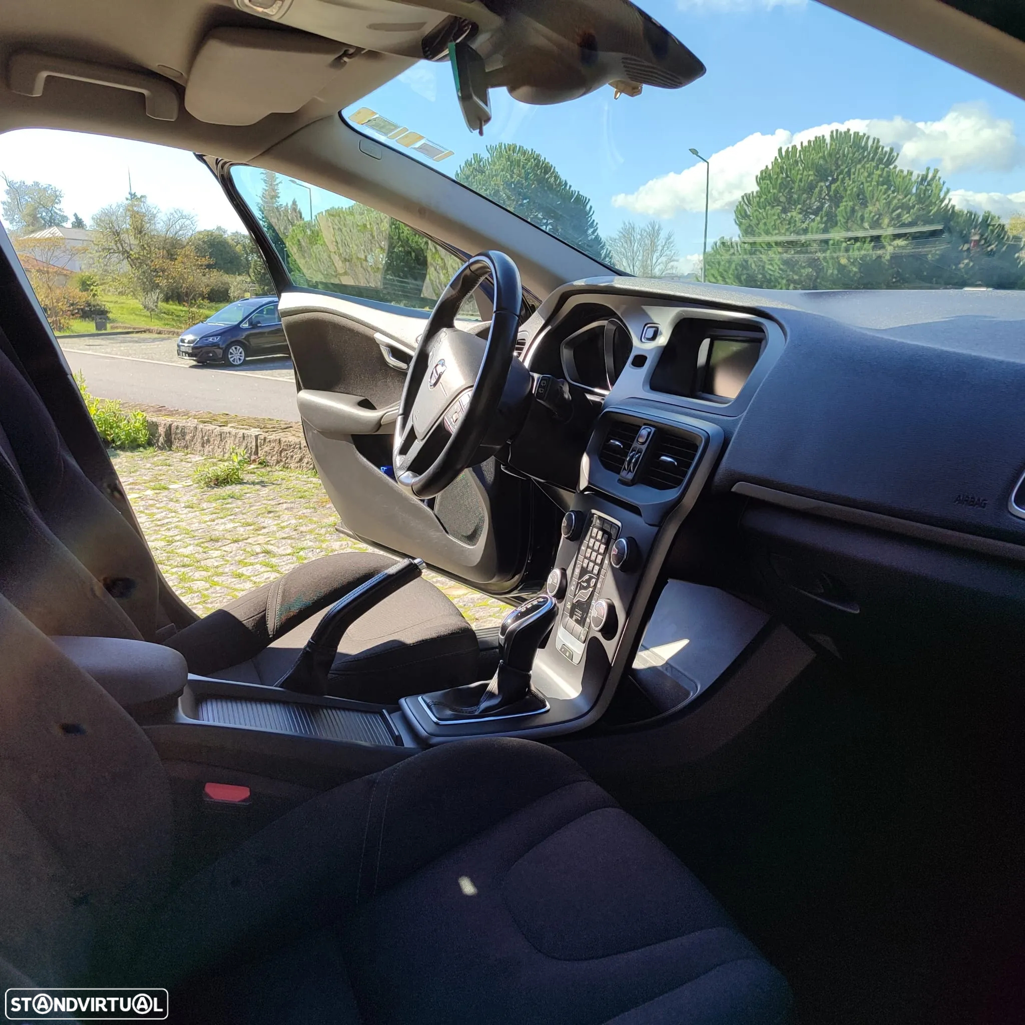 Volvo V40 2.0 D2 Kinetic Geartronic - 5