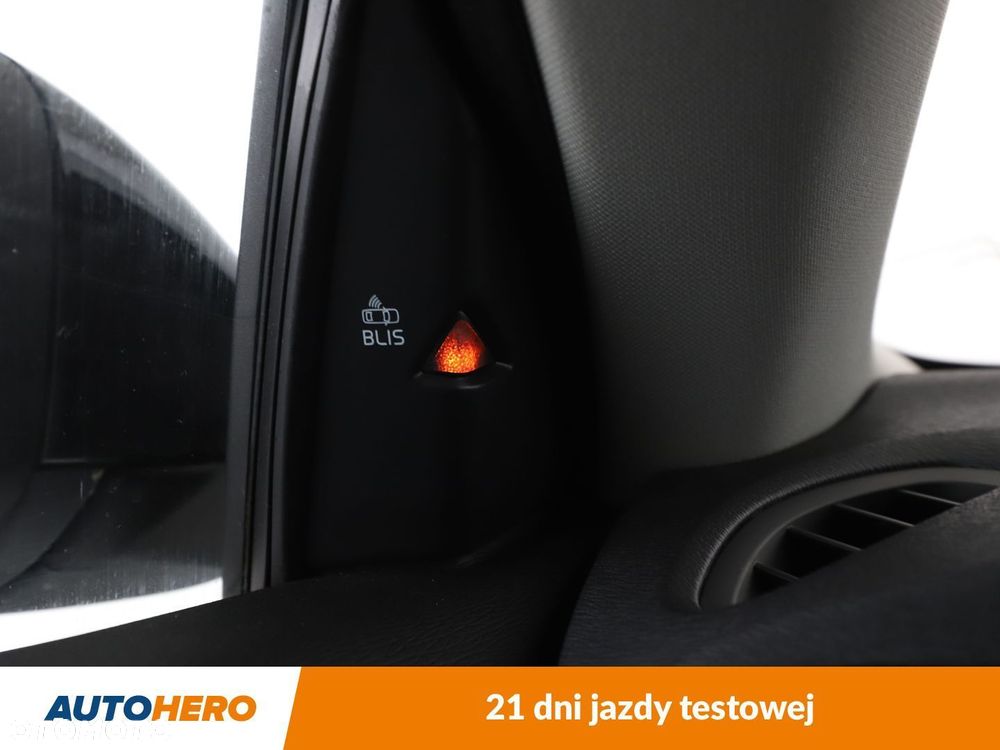 Volvo V40 Cross Country D2 Momentum - 29