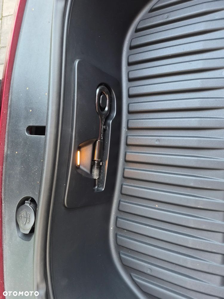 Tesla Model 3 - 35