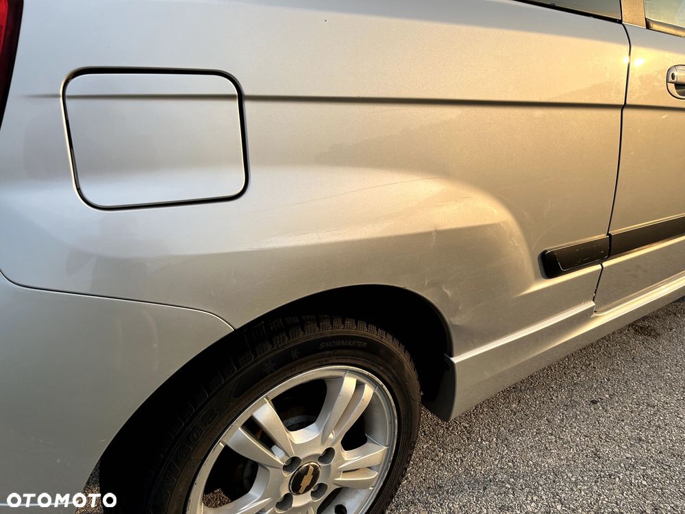 Chevrolet Aveo - 4