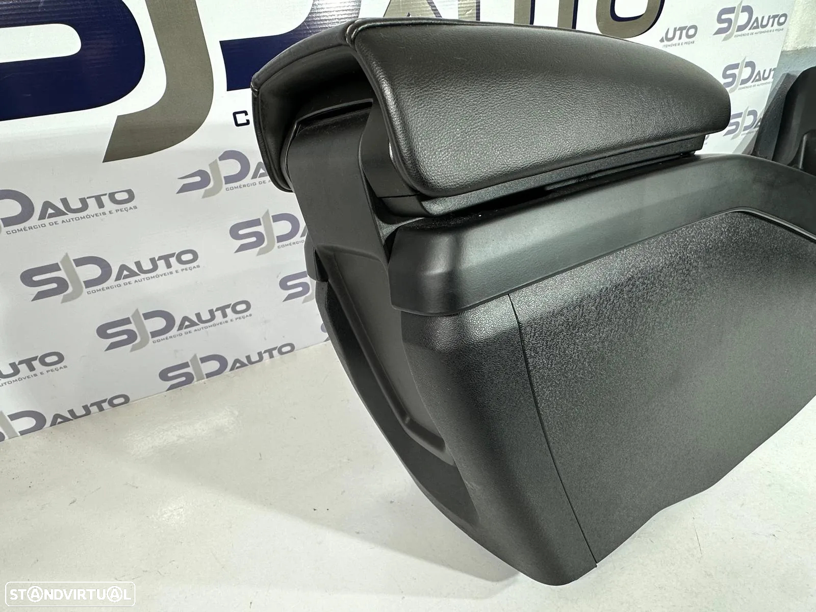 Apoio Braço / Consola Central - Volvo V40 R-Design - 5