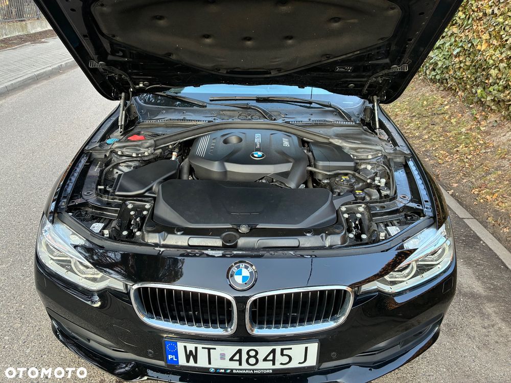 BMW Seria 3 320i Advantage - 36