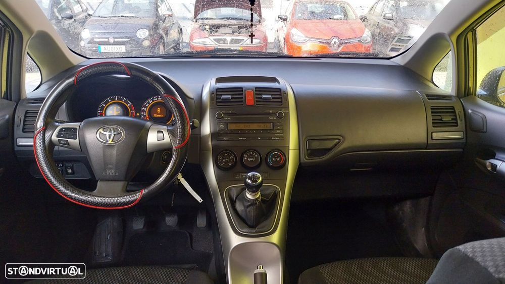 Toyota Auris 1.33 VVT-i - 13