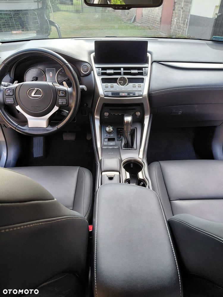 Lexus NX 300 F Impression AWD - 3