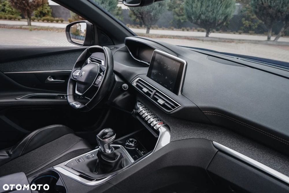 Peugeot 3008 1.2 PureTech GT S&S - 22