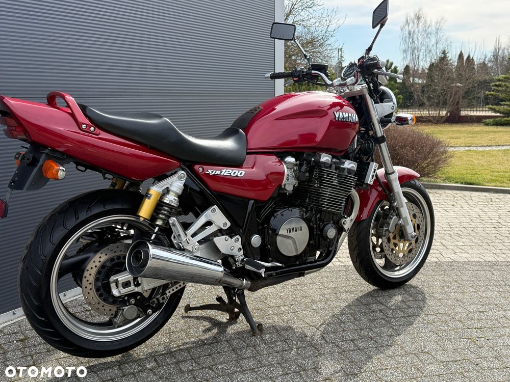 Yamaha XJR - 4