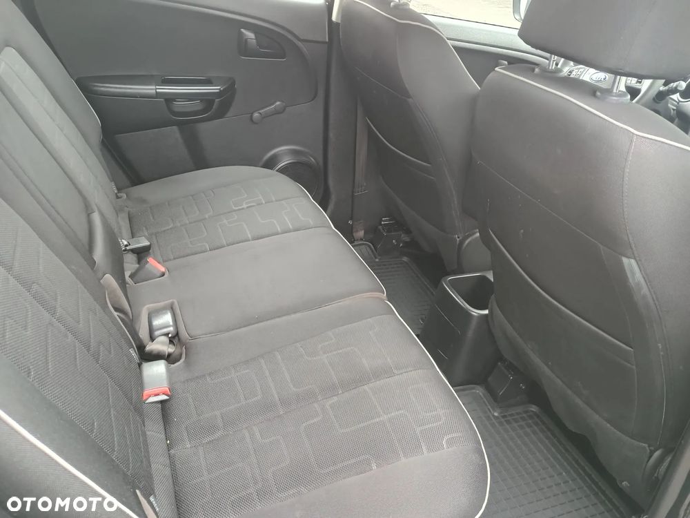 Kia Venga 1.4 CVVT Attract - 18