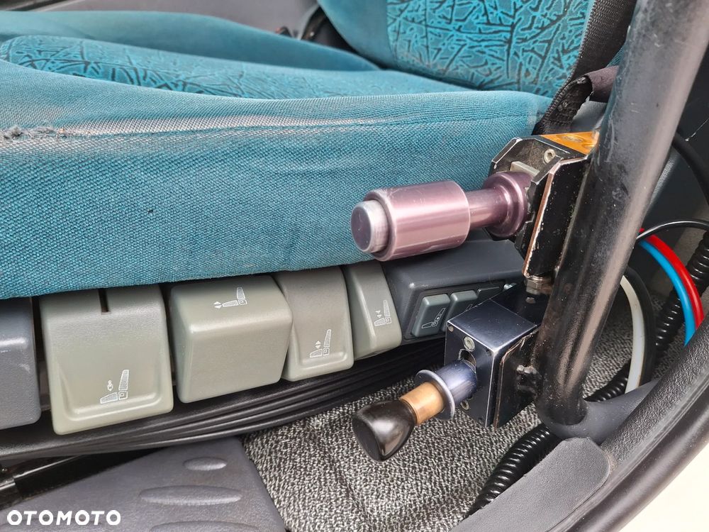 DAF LF 45.180 Wywrotka 3 Stronna + Hydroburta HDS HIAB Żuraw Dźwig Sterowanie Radiowe Łyżka Chwytak Obrotowy Dzielone Burty Hak Klimatyzacja Niski Przebieg Blokada Mostu Oświetlenie Ostrzegawcze - 18