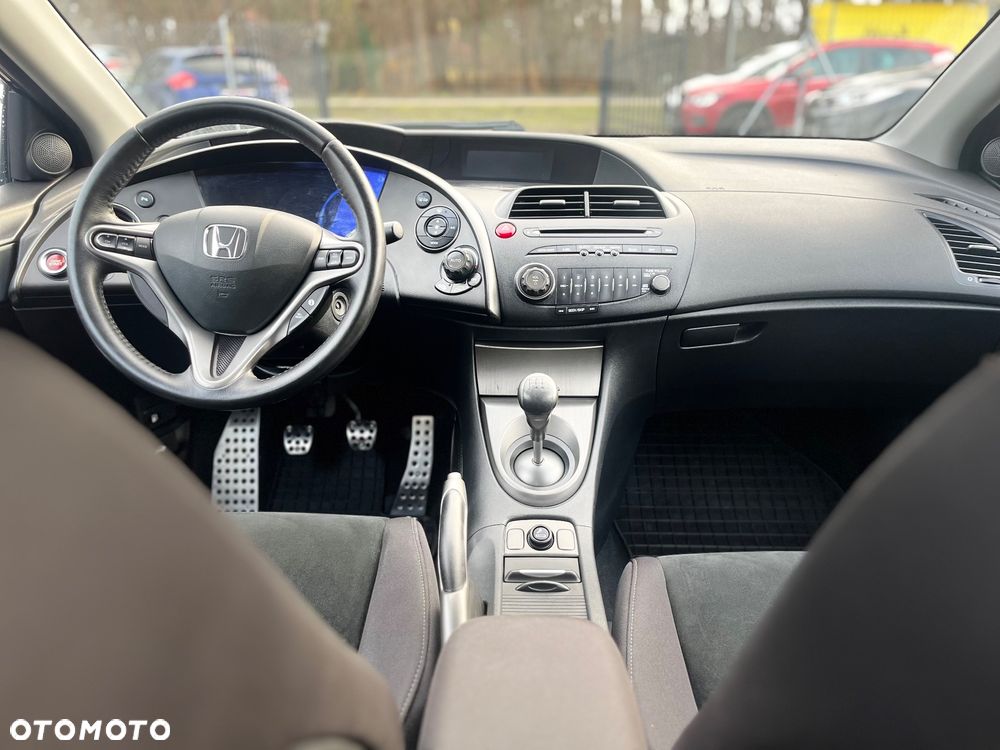 Honda Civic 1.4 i-VTEC Sport Black Edition - 18